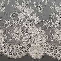 Franse bruidskant ivory kleur 111