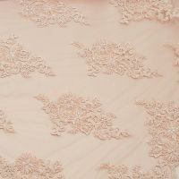 Exclusieve kant met kraaltjes en pailletten kleur 920 poeder rose