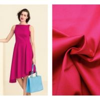 Katoen stretch satijn fuchsia knipmode