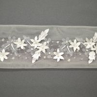 Tule band met bloementjes en strass ivory