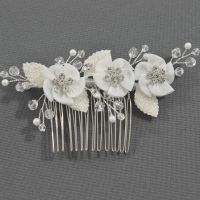 Haarkam 3D met bloemen en parels ivory