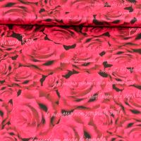 Zijde katoen  satijn italiaans design rozen met regendruppels fuchsia