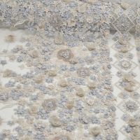 Haute couture 3D kant licht grijs licht taupe ( deze kant  is niet op voorraad wordt speciaal besteld!)