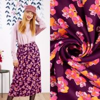 Viscose satijn met bloementjes  Milliblu's /prét-à-porter