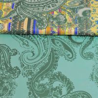 micro satijn Italiaanse designer stof rand patroon paisley mint lime groen